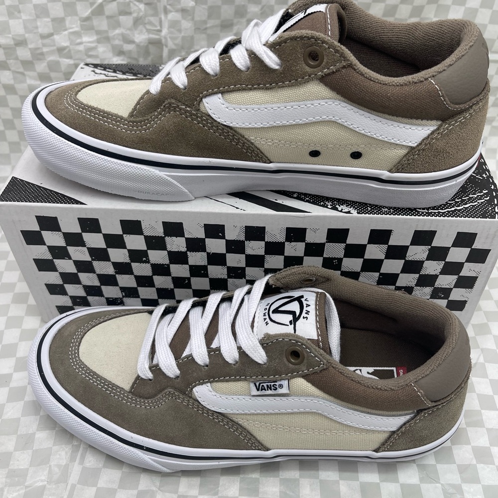 Vans Men’s Rowan
Walnut Sneakers 
VN0A5JIC1NU Tan and White Sneakers - Picture 3 of 16